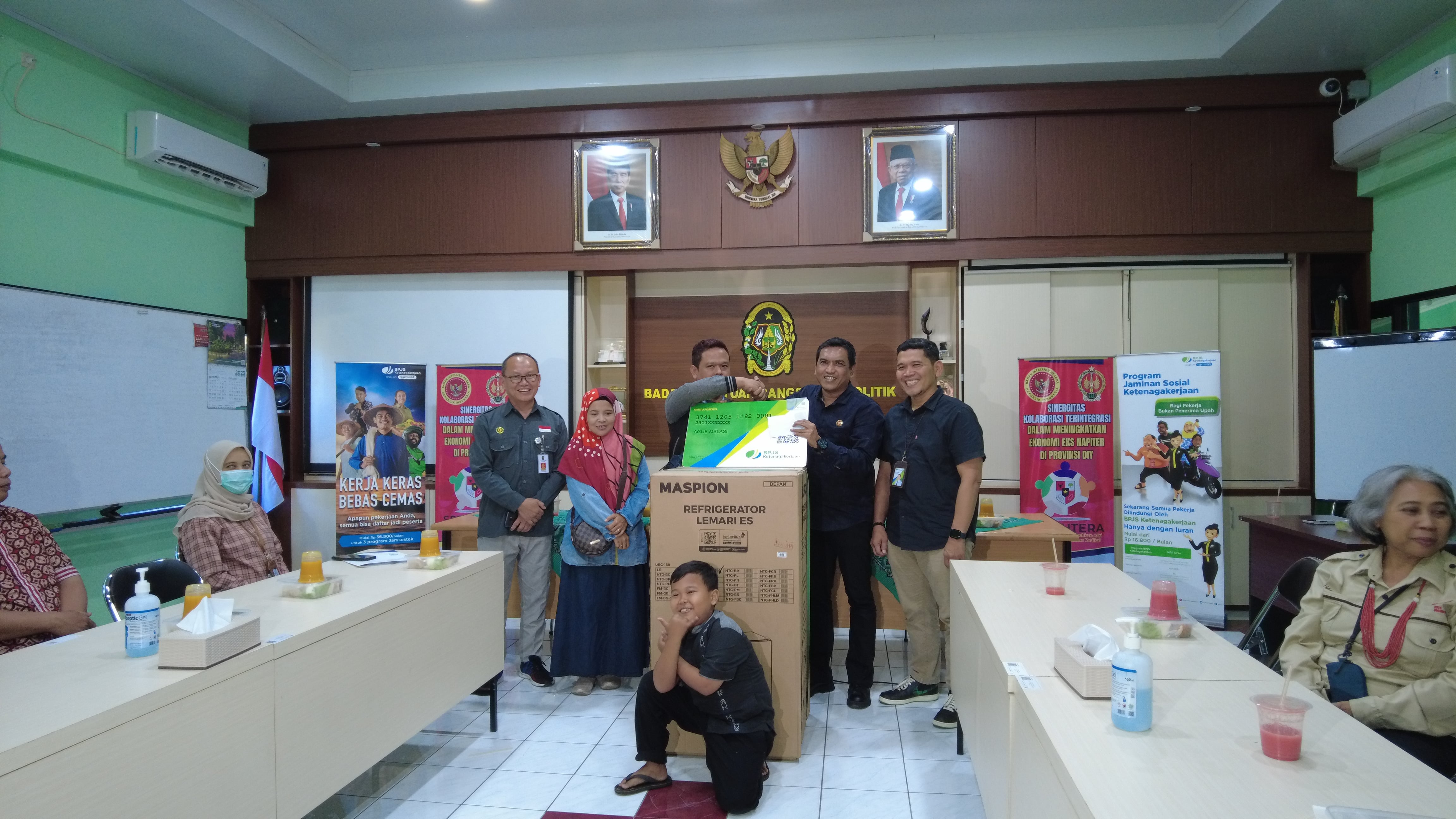Wujudkan Keberhasilan Deradikalisasi, Kolaborasi Binda DIY, Badan Kesbangpol Kota Yogyakarta dan BPJS Ketenagakerjaan Memberi Bantuan pada Eks Napiter.