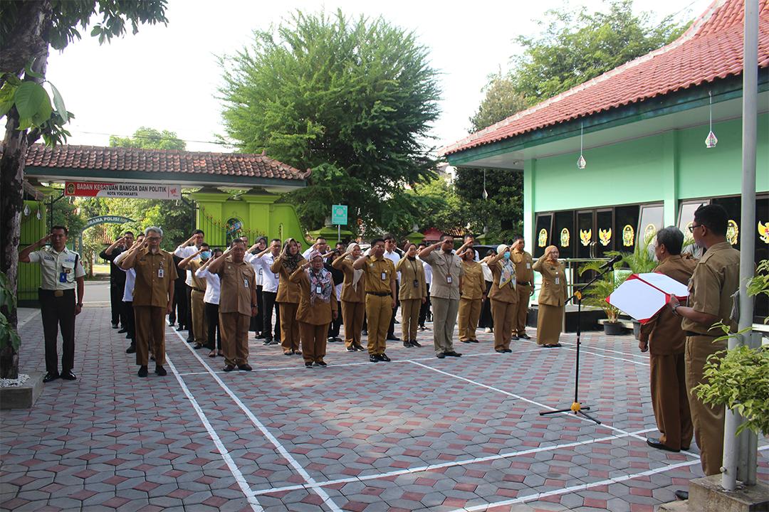 Wali Kota Yogyakarta Hadiri Apel Pagi dan Rakortas di Bakesbangpol Kota Yogyakarta